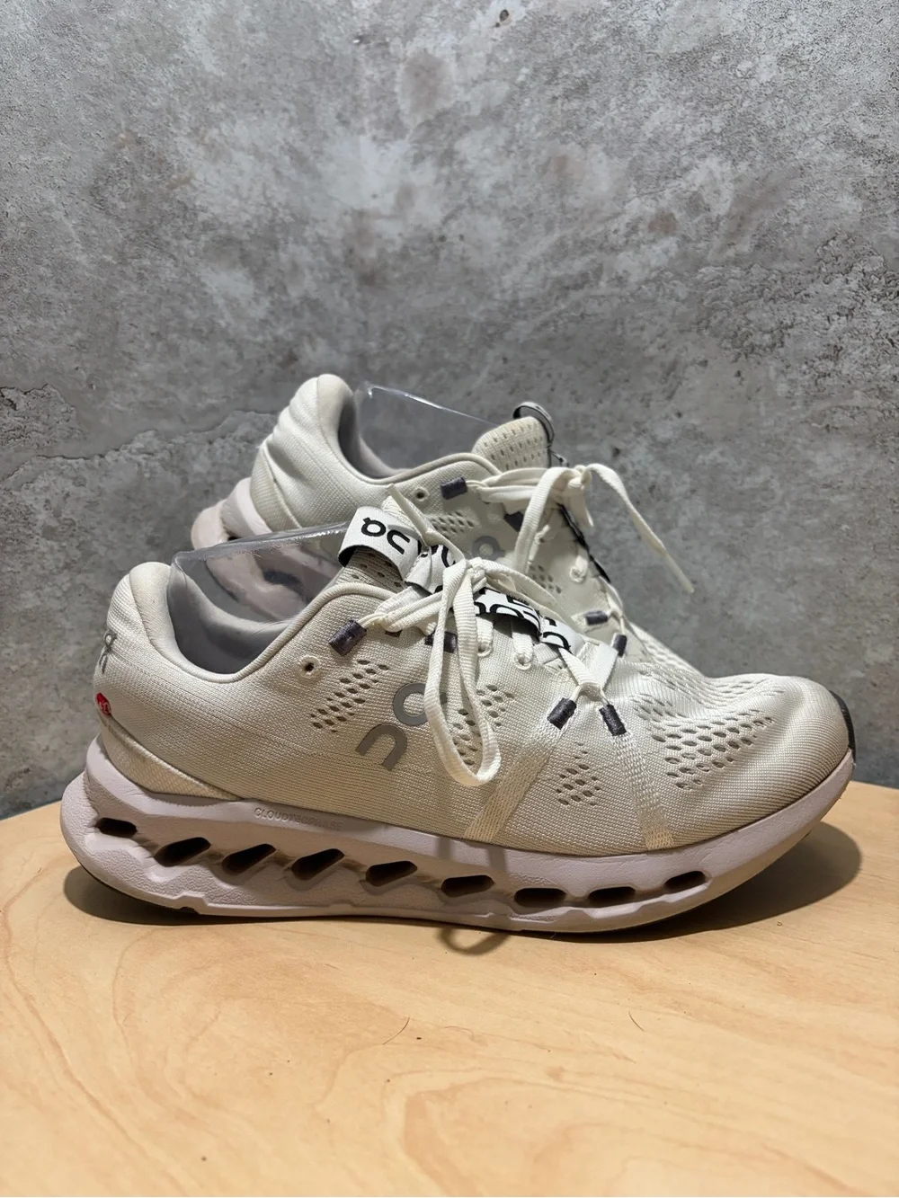 On Cloudsurfer road-running shoe size women’s 8